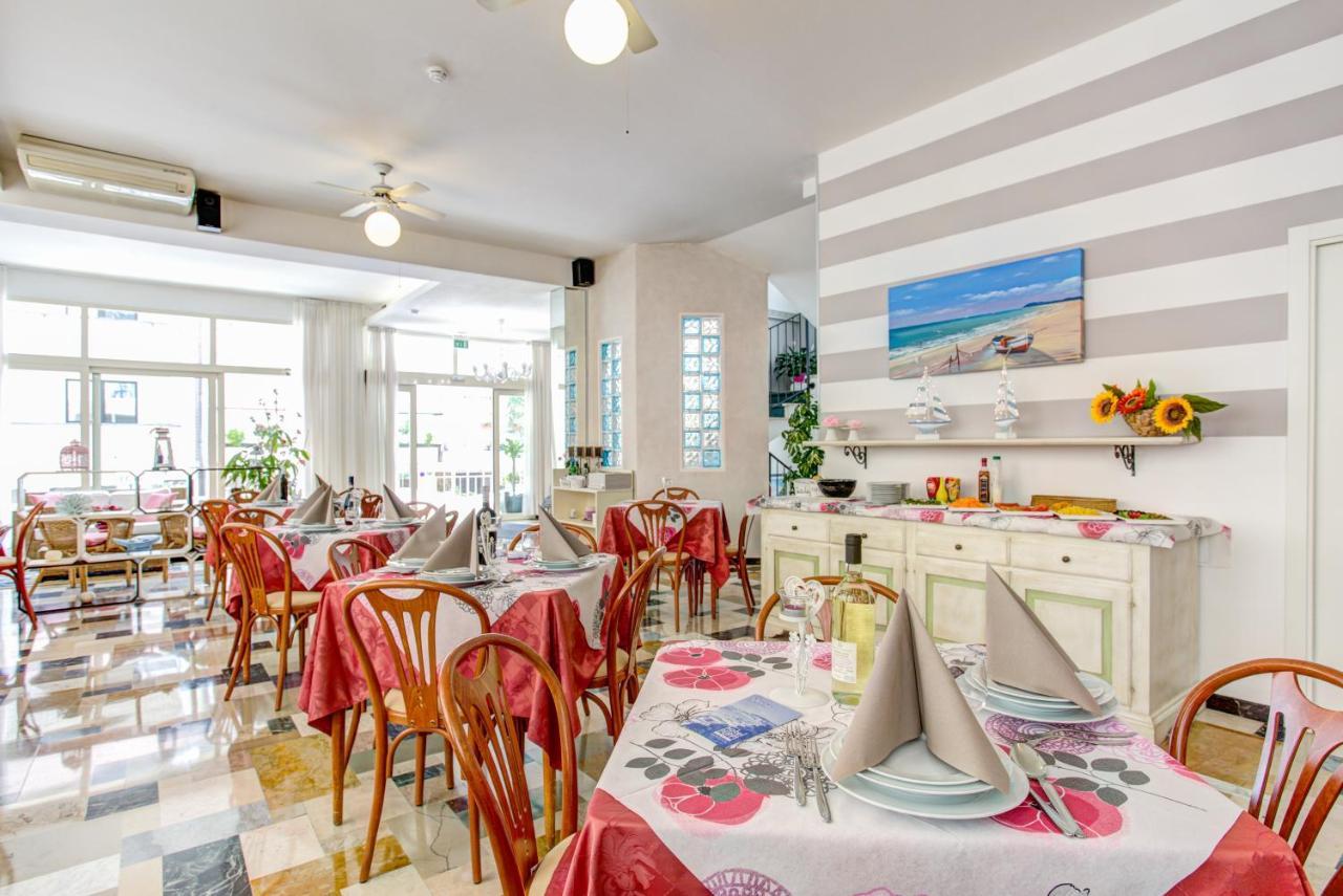 Hotel Puppi Cattolica Exterior photo